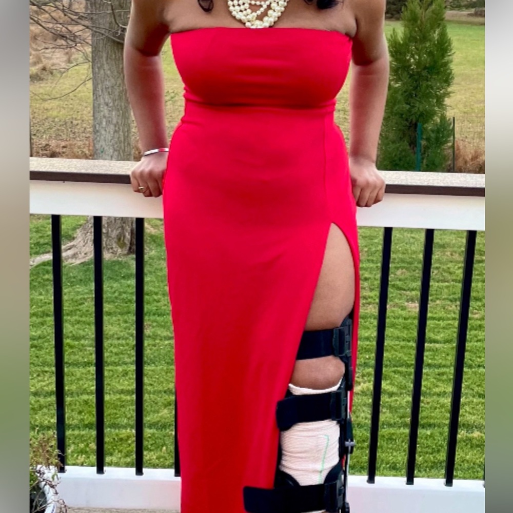 MESHKI RACHEL MAXI SPLIT FRONT DRESS IN RED